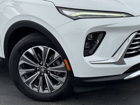 Used 2024 Buick Envision Preferred image 2