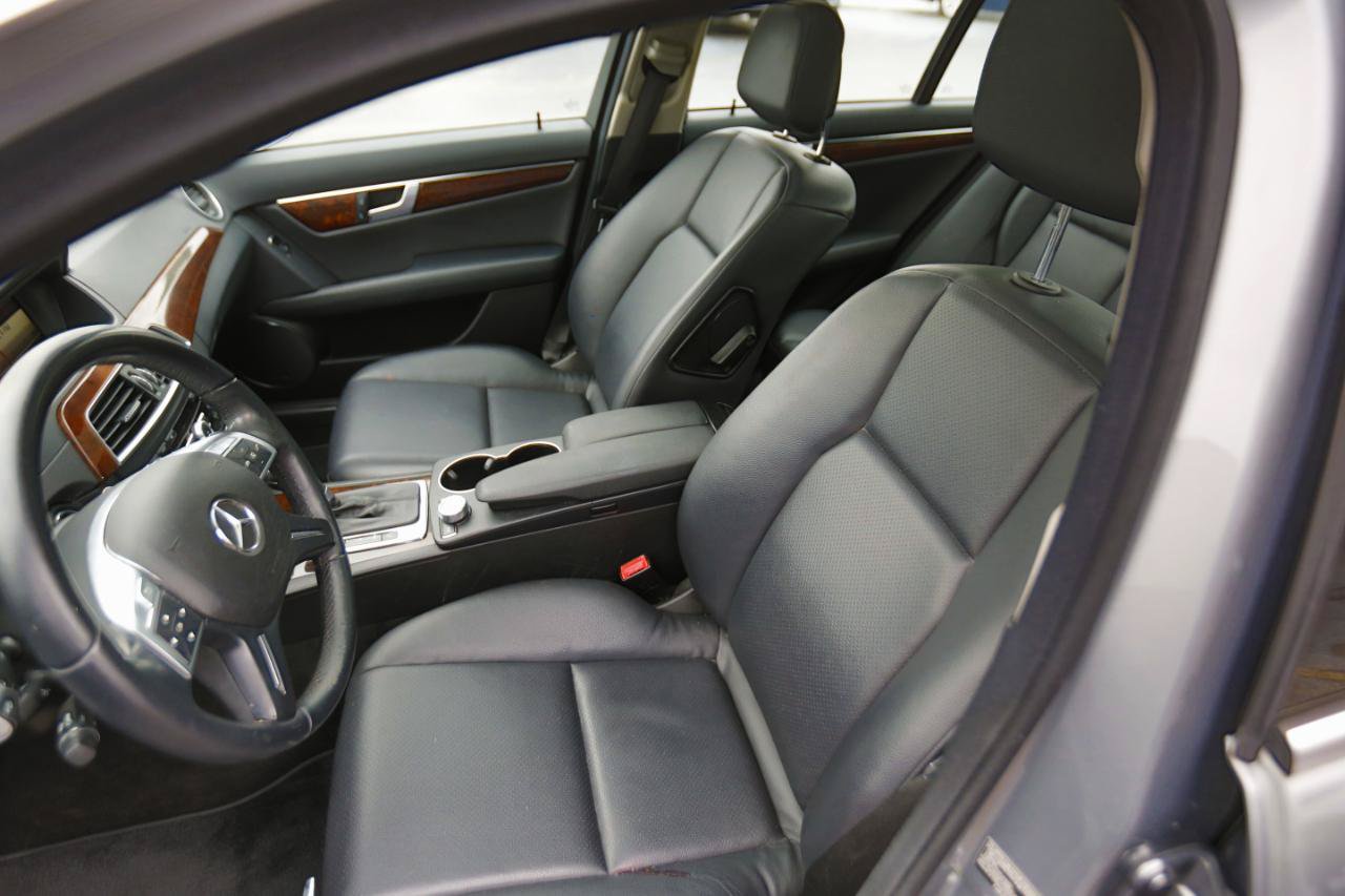 Used 2014 Mercedes-Benz C 300 4MATIC Sedan image 5