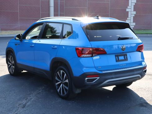 Used 2024 Volkswagen Taos SE FWD image 7