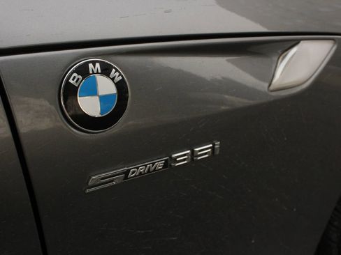 Used 2011 BMW Z4 sDrive35i image 7