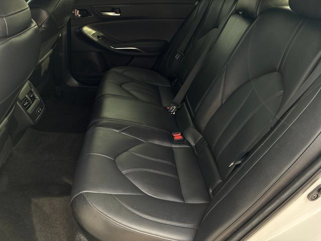 Used 2020 Toyota Avalon XLE w/ Preferred Accessory Package FWD image 10