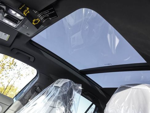 New 2026 Volkswagen Tiguan SE R-Line image 9