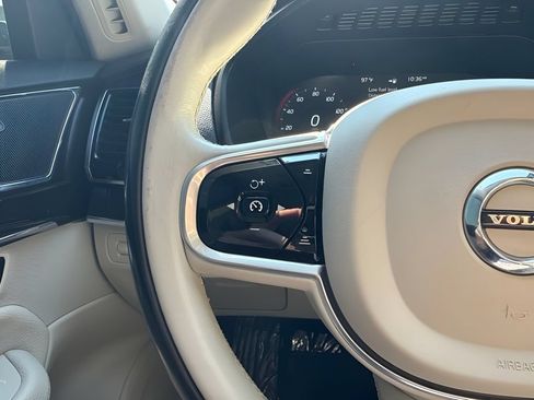 Used 2018 Volvo XC90 T6 Momentum w/ Momentum Plus Package AWD/4WD image 17