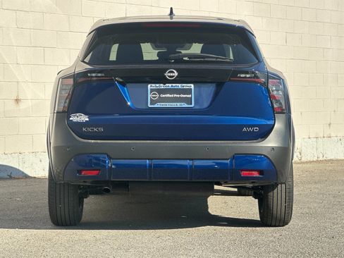 Used 2025 Nissan Kicks SV AWD/4WD image 4