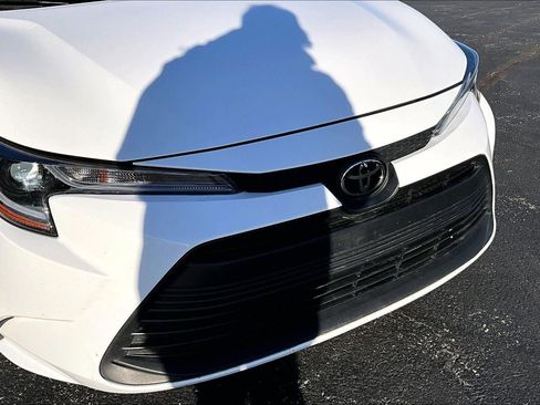 Used 2023 Toyota Corolla LE image 30