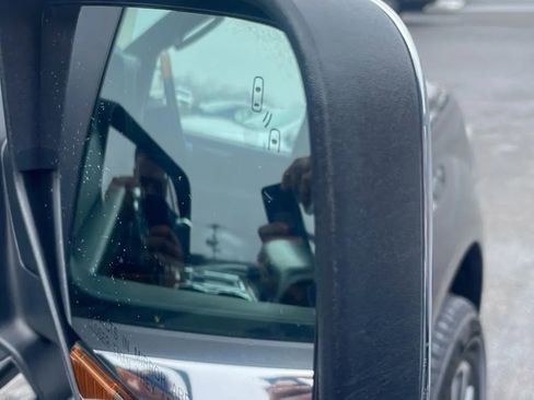 Used 2017 Lincoln Navigator Select image 66