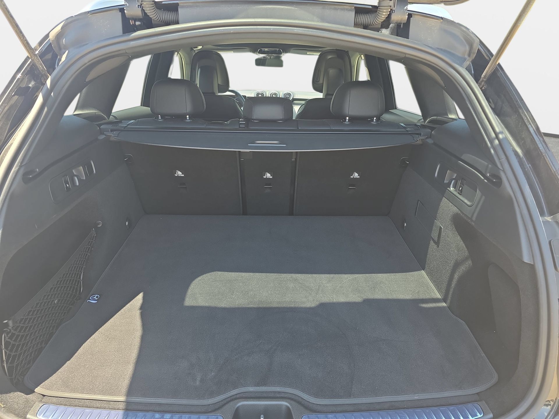 Used 2025 Mercedes-Benz GLC 300 4MATIC image 12