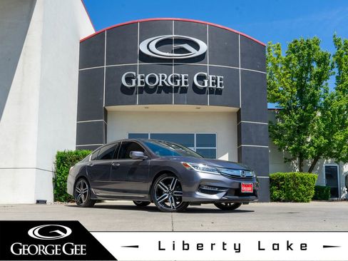 Used 2016 Honda Accord Touring image 1