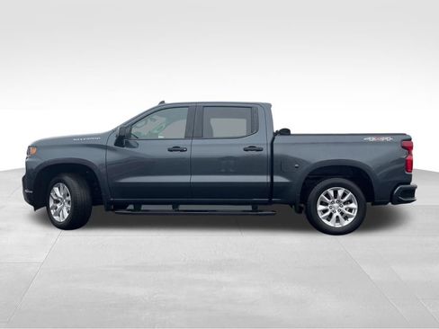Used 2020 Chevrolet Silverado 1500 Custom w/ Custom Value Package image 2