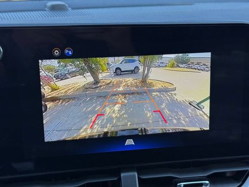 Used 2025 Chevrolet Equinox LT FWD image 25