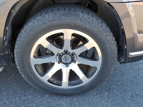 Used 2018 Toyota 4Runner Limited image 9