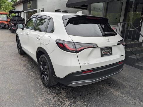 Used 2023 Honda HR-V Sport image 3