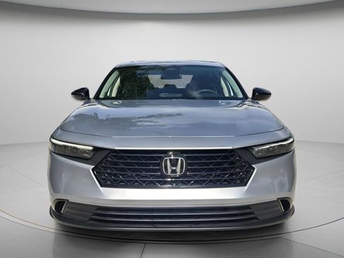 Used 2025 Honda Accord SE image 4