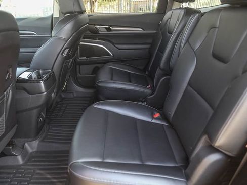 Certified 2024 Kia Telluride S w/ S Sunroof Package image 19