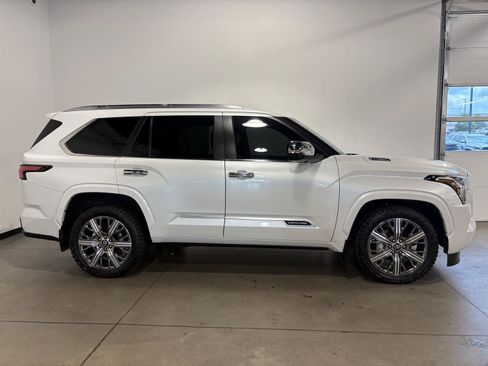 Used 2025 Toyota Sequoia Capstone AWD/4WD image 2