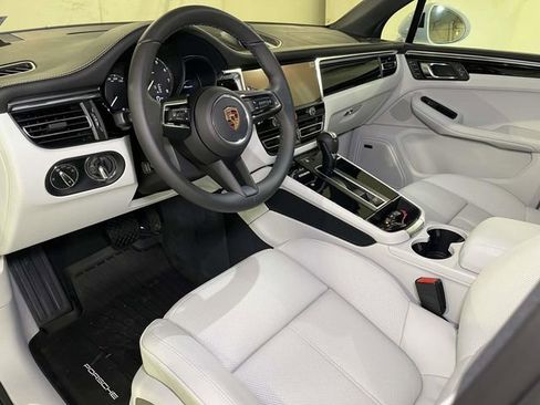 New 2026 Porsche Macan image 15