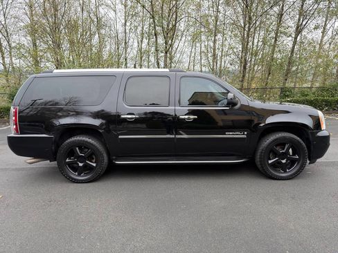 Used 2009 GMC Yukon XL Denali image 4