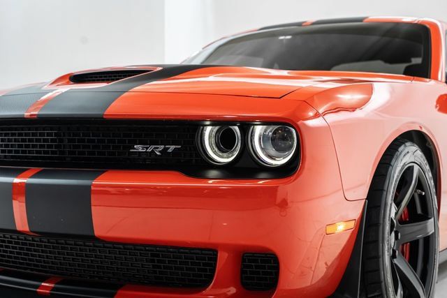 Used 2017 Dodge Challenger SRT Hellcat RWD image 19