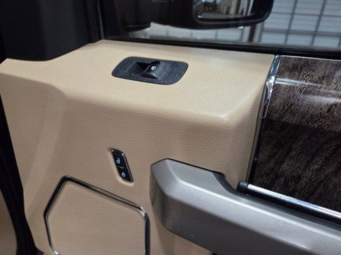 Used 2017 Ford F250 Lariat w/ Chrome Package image 40