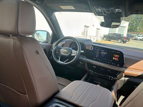 New 2026 Chevrolet Suburban High Country w/ Sun And Tow Package AWD/4WD image 18
