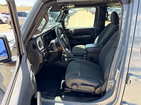 Used 2024 Jeep Wrangler Unlimited Sahara AWD/4WD image 21