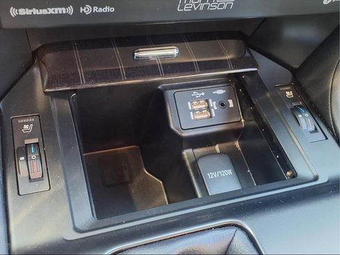 Used 2023 Lexus GX 460 Premium image 9