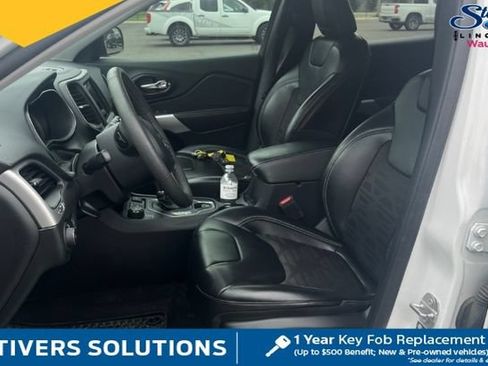 Used 2022 Jeep Cherokee Latitude w/ Sun & Sound Group AWD/4WD image 6