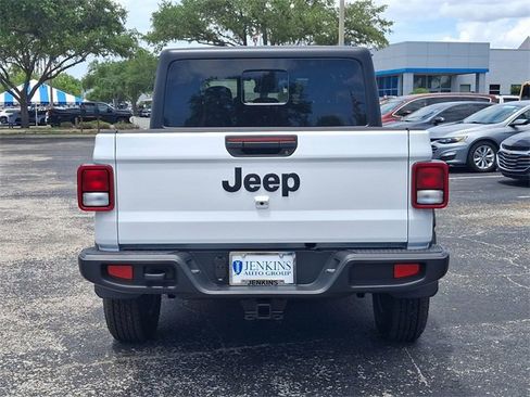 New 2025 Jeep Gladiator Sport image 5