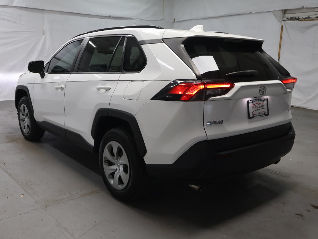 Used 2020 Toyota RAV4 LE FWD image 5