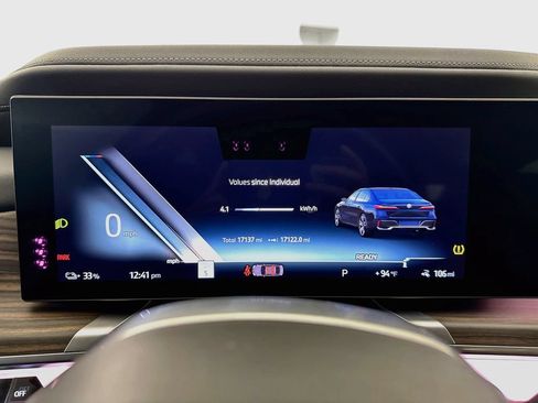 Used 2023 BMW i7 xDrive60 w/ Executive Package 2 AWD/4WD image 12