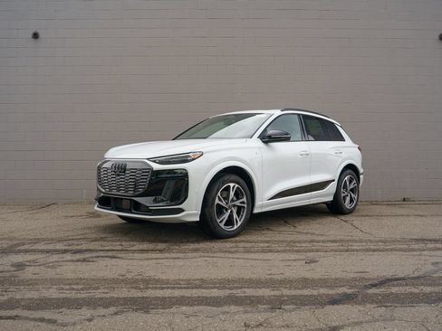 Used 2027 Audi Q6 e-tron Premium Plus w/ Premium Plus AWD/4WD image 1
