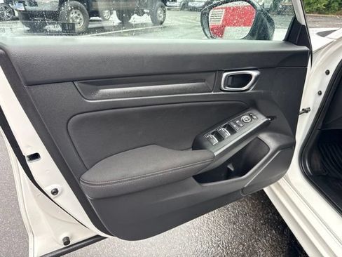 Used 2025 Honda Civic Sport image 11
