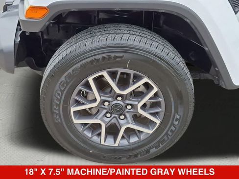 Used 2026 Jeep Wrangler Unlimited Sahara AWD/4WD image 12