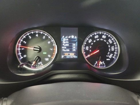 Used 2022 Toyota RAV4 LE image 27