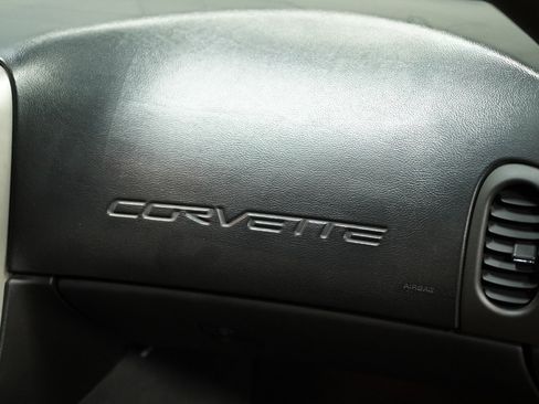 Used 2005 Chevrolet Corvette Convertible w/ Performance Handling Package image 37