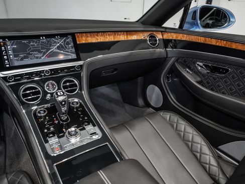 Certified 2022 Bentley Continental GT V8 AWD/4WD image 25