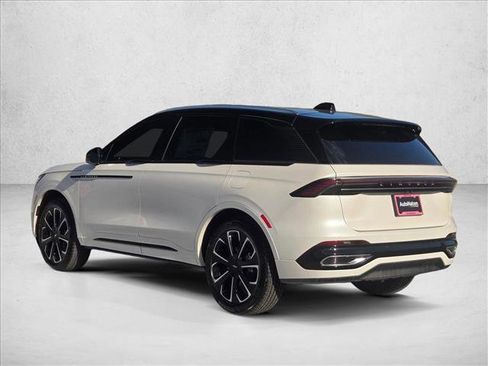 New 2026 Lincoln Nautilus Reserve image 7