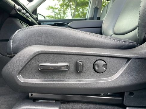 Certified 2025 Honda Pilot Touring image 24