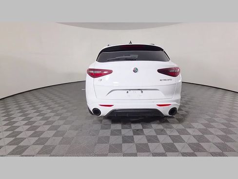 Used 2023 Alfa Romeo Stelvio Veloce AWD/4WD image 40