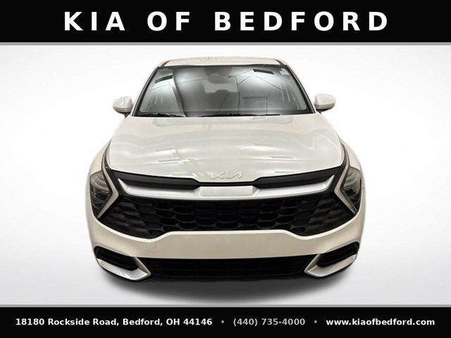 Certified 2025 Kia Sportage LX FWD image 2