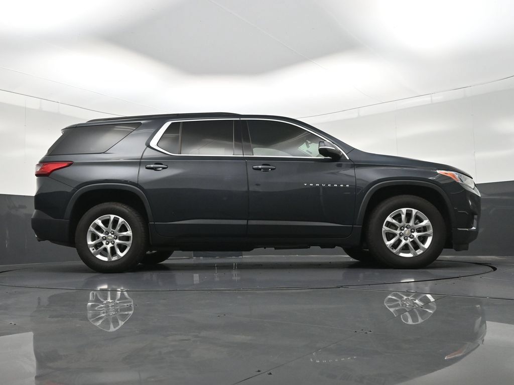 Used 2021 Chevrolet Traverse LT FWD image 30
