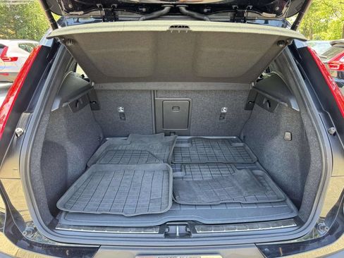 Used 2023 Volvo XC40 B5 Plus w/ Climate Package AWD/4WD image 15