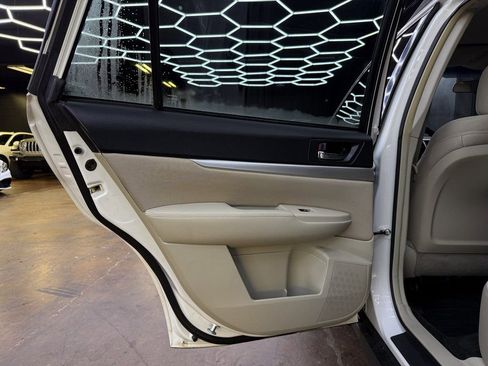 Used 2013 Subaru Outback 2.5i Premium w/ All-Weather Pkg image 17