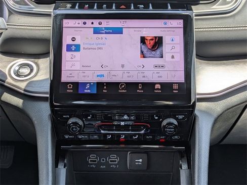 Used 2023 Jeep Grand Cherokee L Limited image 16