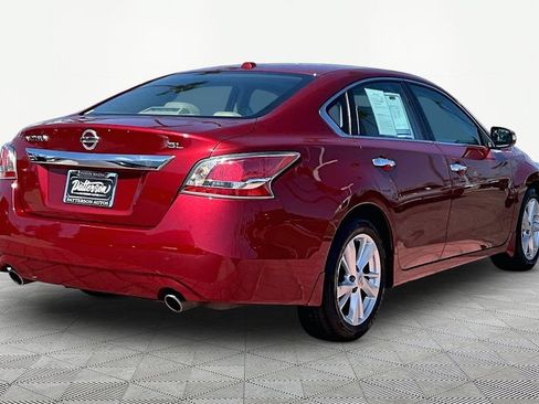 Used 2015 Nissan Altima 2.5 SL w/ Technology Package FWD image 3