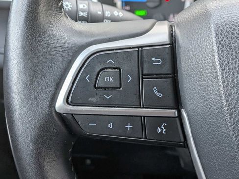 Used 2023 Toyota Highlander XLE AWD/4WD image 24