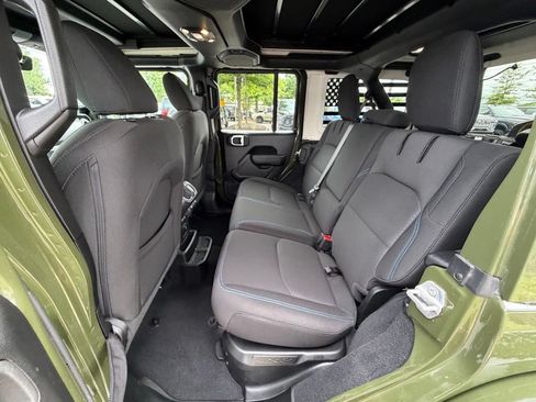 Used 2023 Jeep Wrangler Unlimited Rubicon 4xe w/ Cold Weather Group AWD/4WD image 18