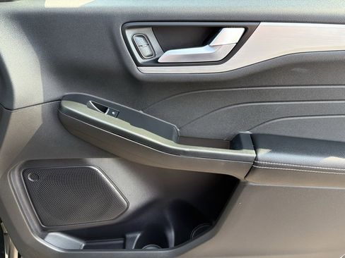 Used 2024 Ford Escape Platinum image 30