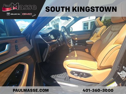Used 2023 Jeep Grand Cherokee Summit w/ Luxury Tech Group V AWD/4WD image 14