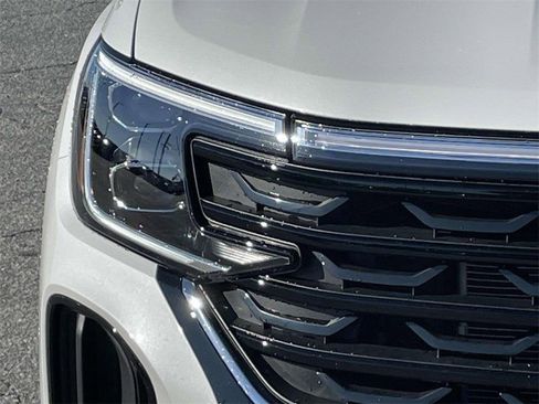 New 2026 Volkswagen Atlas Cross Sport SEL AWD/4WD image 11